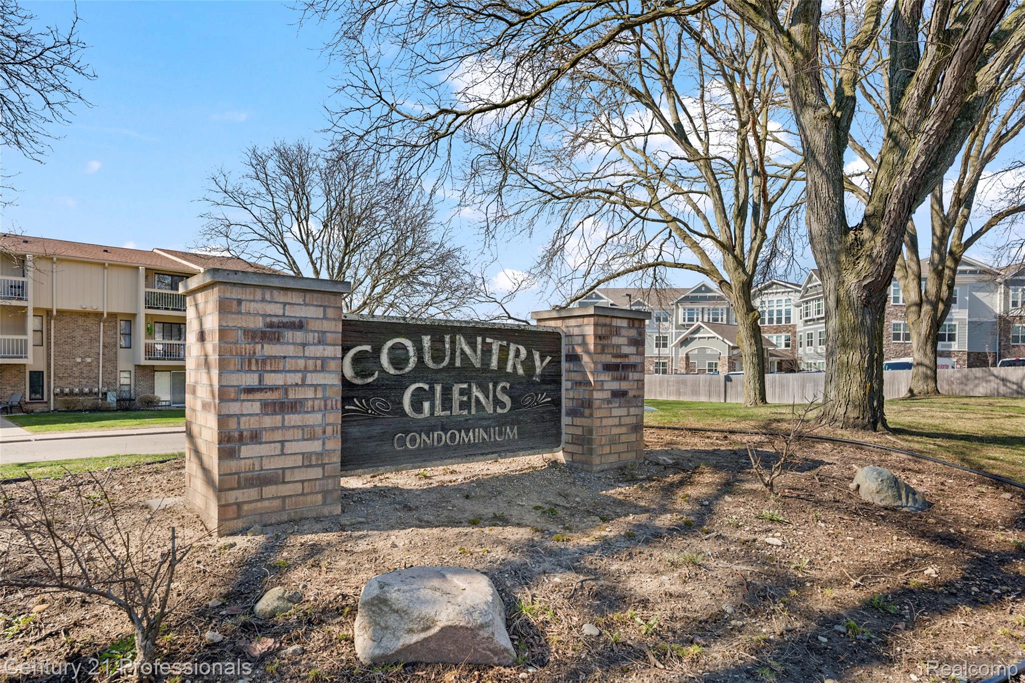30515 West 14 Mile Road, Unit 26 Farmington, MI 48334 - Photo 1 of 24 DSC_2329.jpg