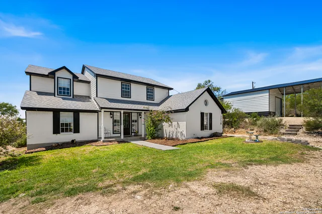 $438,000 | 1718 County Road 4511, Hondo, TX 78861