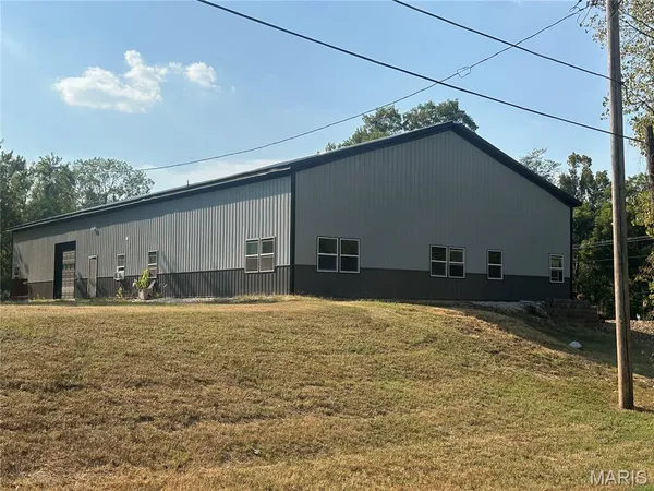 $299,900 | 3188 Old Rte V, Cape Girardeau, MO 63701