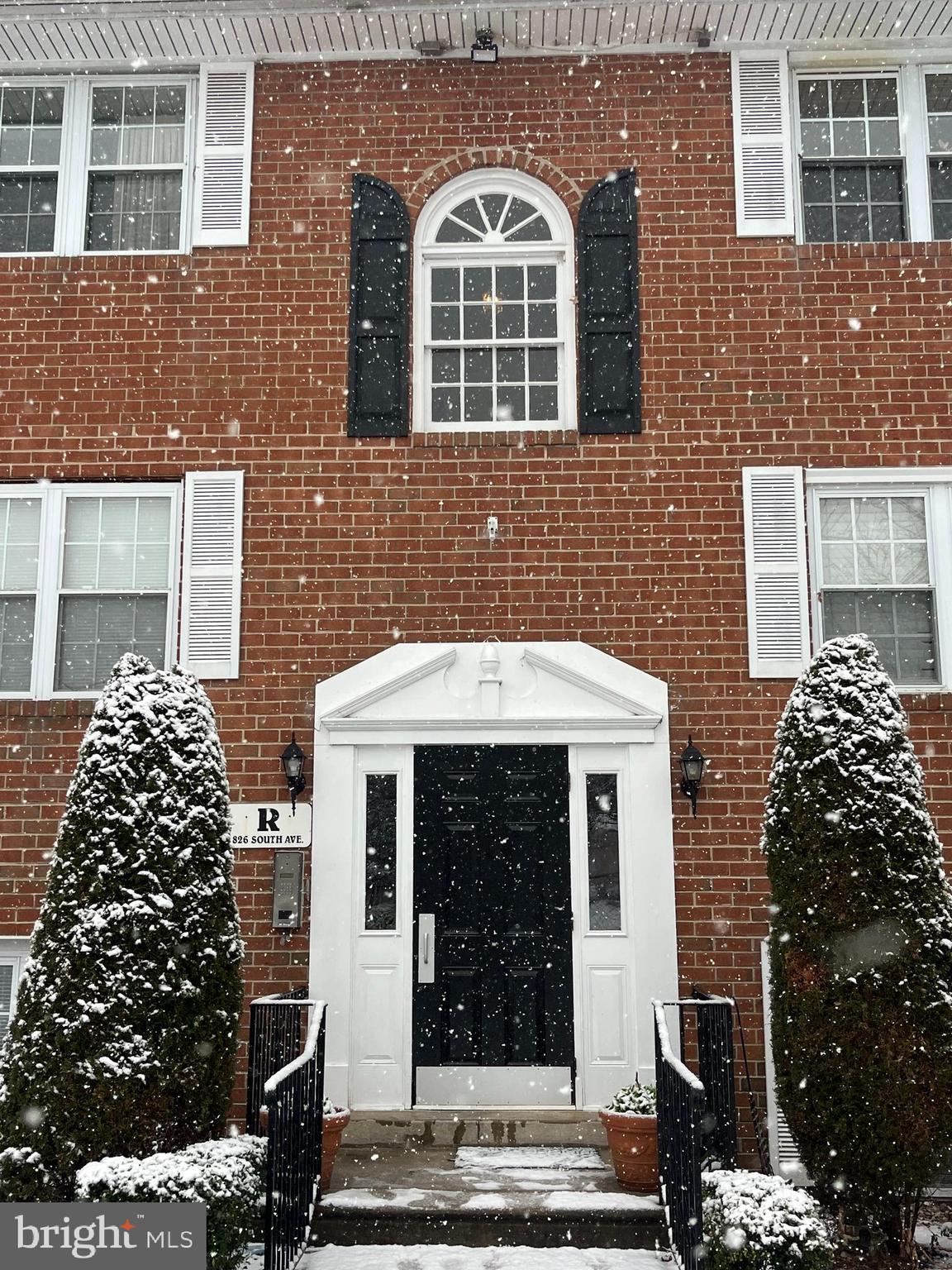 826 South Avenue, Unit R8 Secane, PA 19018 - Photo 2 of 17