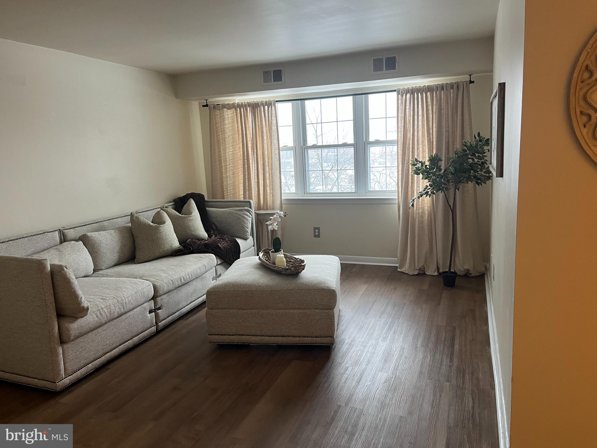 826 South Avenue, Unit R8 Secane, PA 19018 - Photo 10 of 17