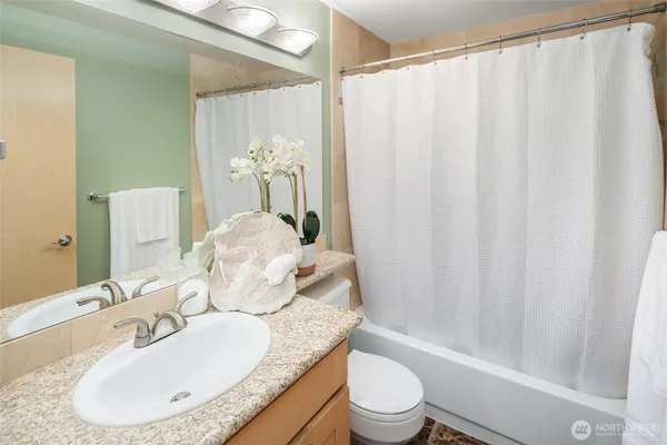$399,000 | 6960 California Avenue Southwest, Unit A308, Seattle, WA 98136