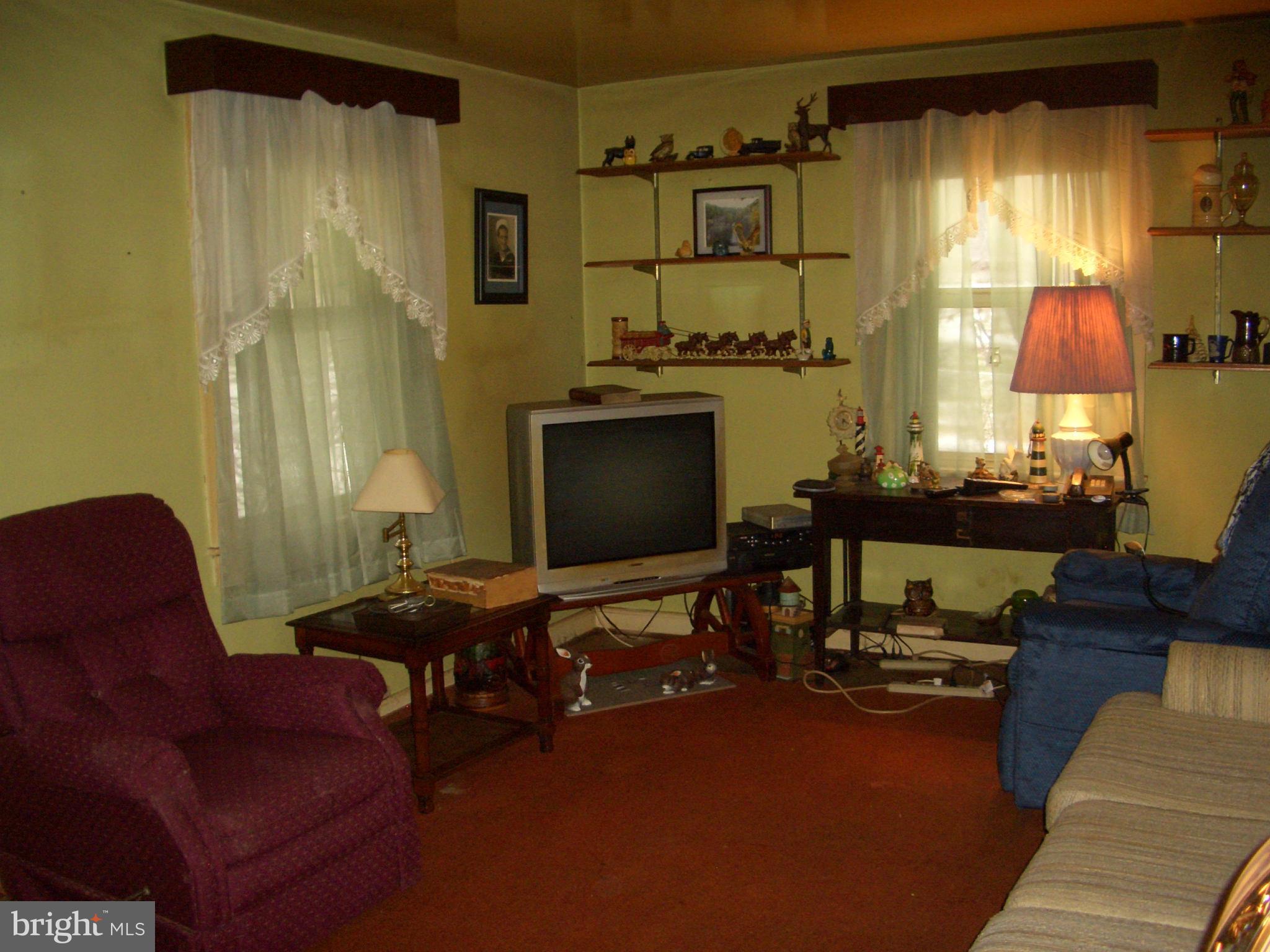 5037 Montgomery Road Ellicott City, MD 21043 - Photo 7 of 22 Living Room
