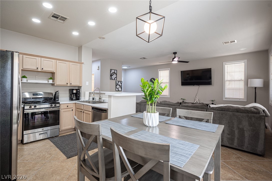 641 Solitude Point Avenue Henderson, NV 89012 - Photo 22 of 57