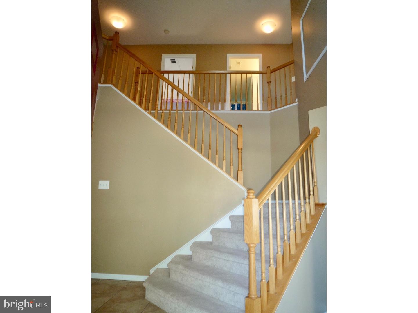 429 Wynthorpe Road New Castle, DE 19720 - Photo 2 of 25 Foyer