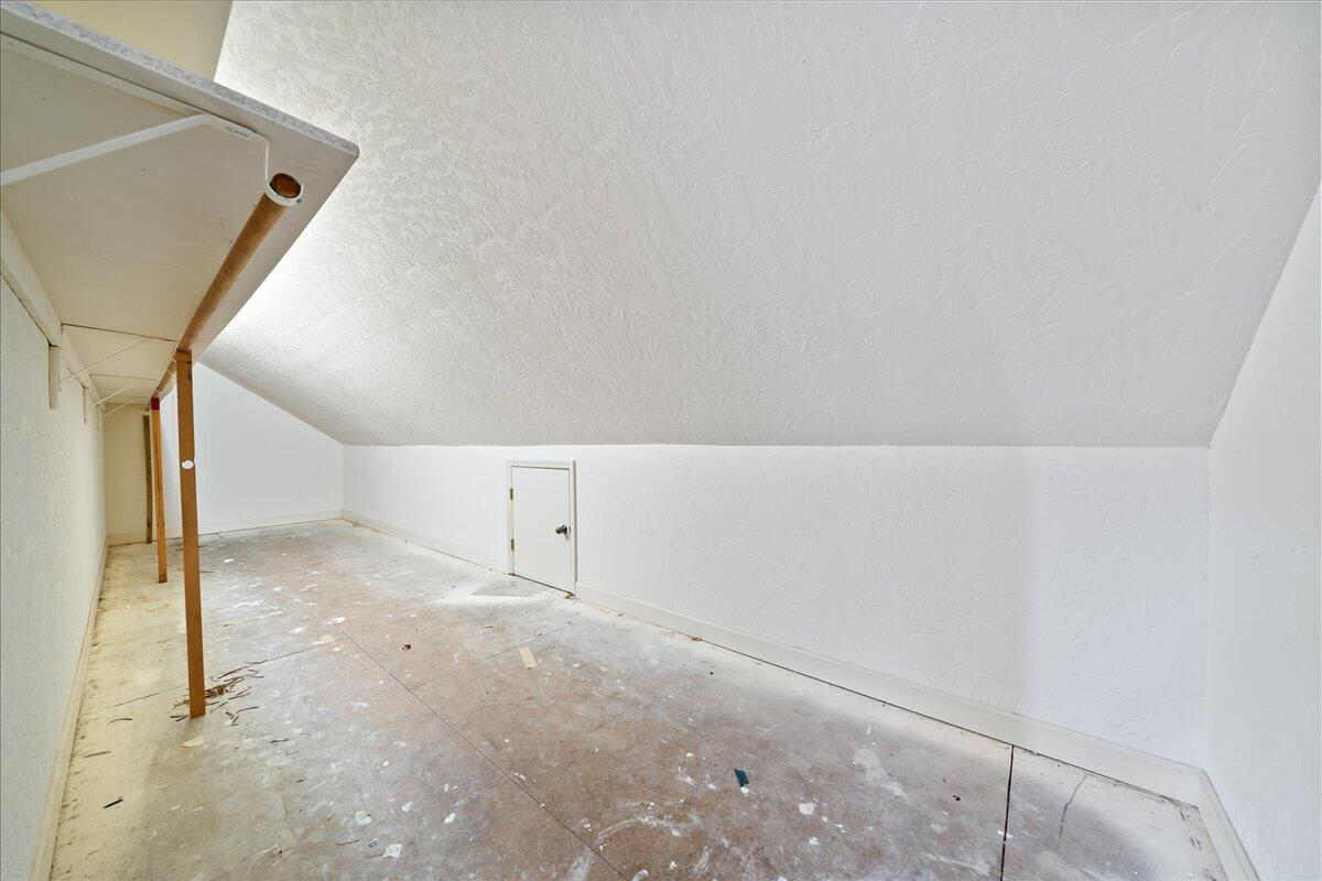 271 Sandy Run Melbourne, FL 32940 - Photo 31 of 41 a view of an empty room