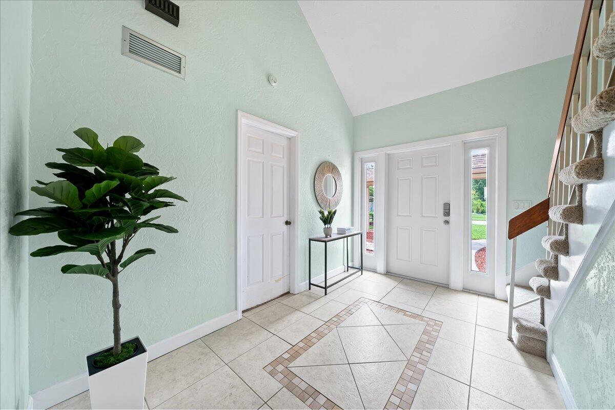 271 Sandy Run Melbourne, FL 32940 - Photo 6 of 41 a view of entryway with livingroom