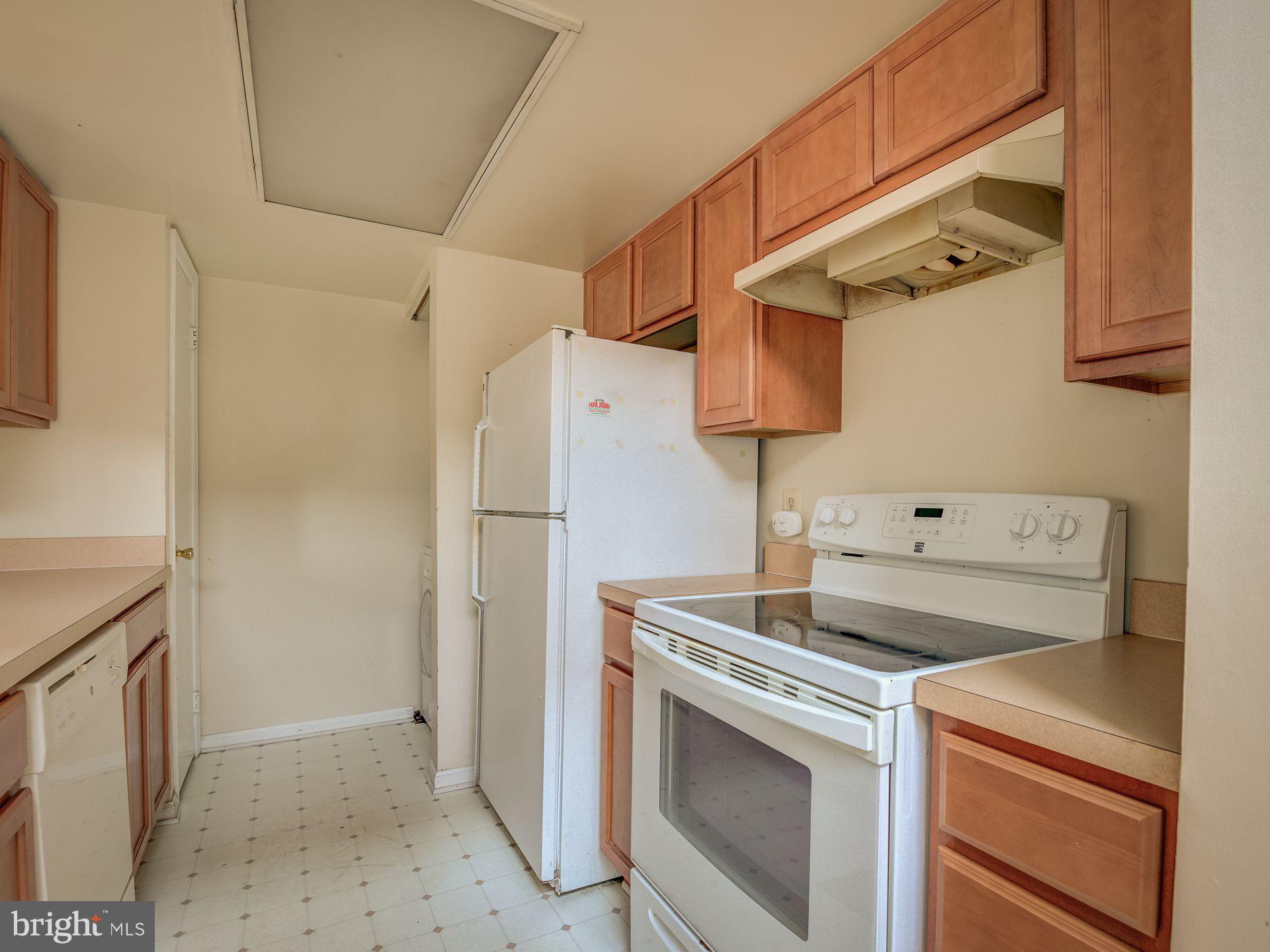 14059 Vista Drive, Unit 141 Laurel, MD 20707 - Photo 17 of 33 a utility room with dryer and washer