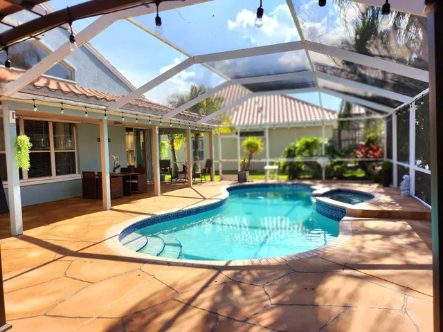 $695,000 | 609 Southwest Romora Bay, Port St. Lucie, FL 34986