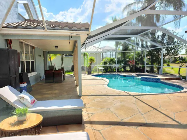 $695,000 | 609 Southwest Romora Bay, Port St. Lucie, FL 34986