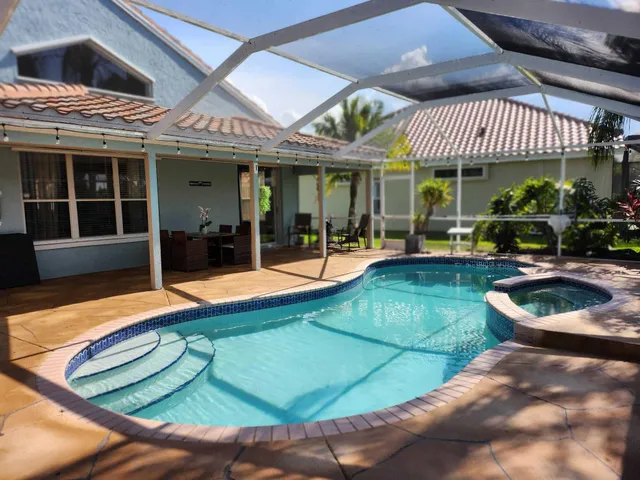 $695,000 | 609 Southwest Romora Bay, Port St. Lucie, FL 34986