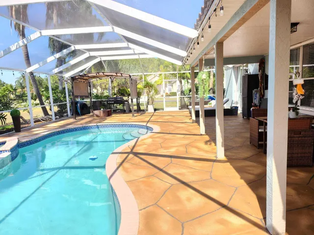 $695,000 | 609 Southwest Romora Bay, Port St. Lucie, FL 34986