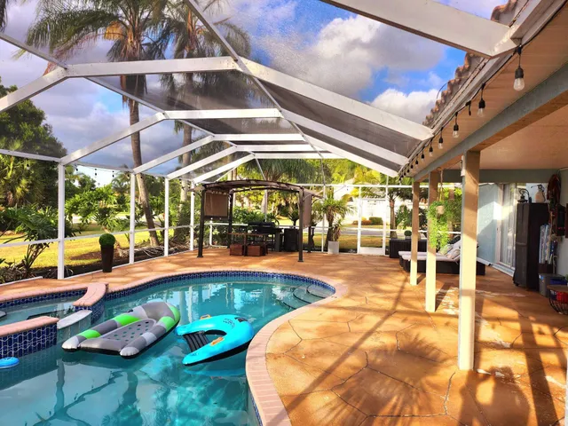 $695,000 | 609 Southwest Romora Bay, Port St. Lucie, FL 34986