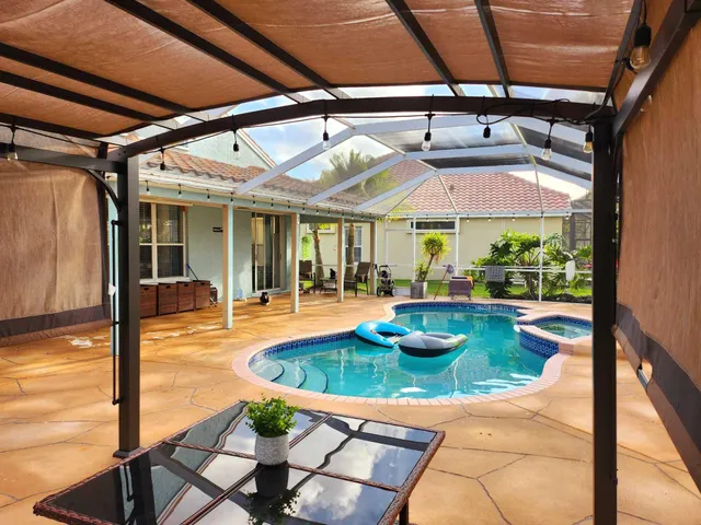 $695,000 | 609 Southwest Romora Bay, Port St. Lucie, FL 34986