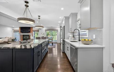 $1,298,000 | 88 Hidden Ridge Drive, Syosset, NY 11791