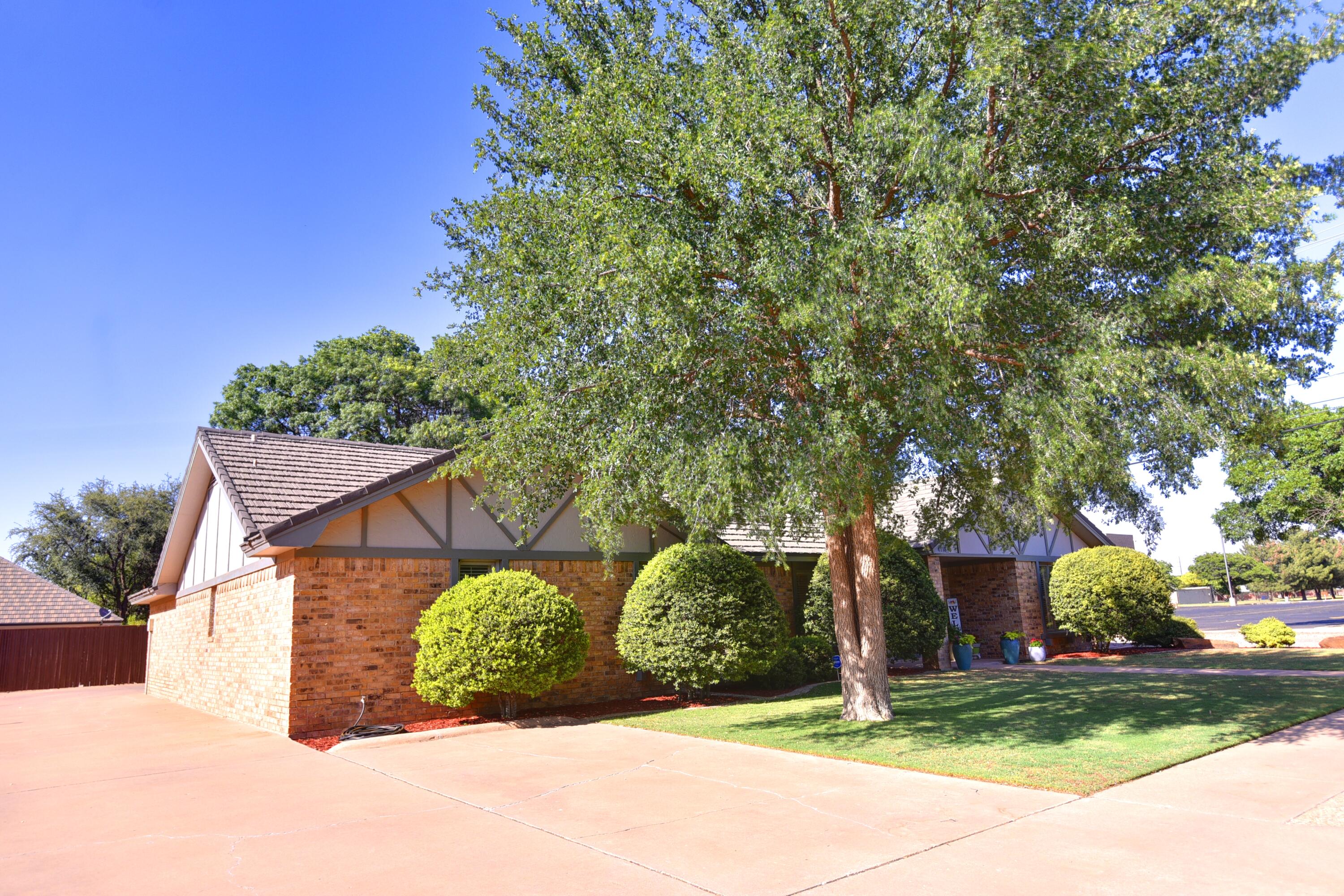 4718 84th Street Lubbock, TX 79424 - Photo 3 of 28 _DSC5401_adjust
