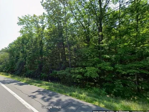 $59,900 | 86 South Main Street, Bryant Pond, ME 04219