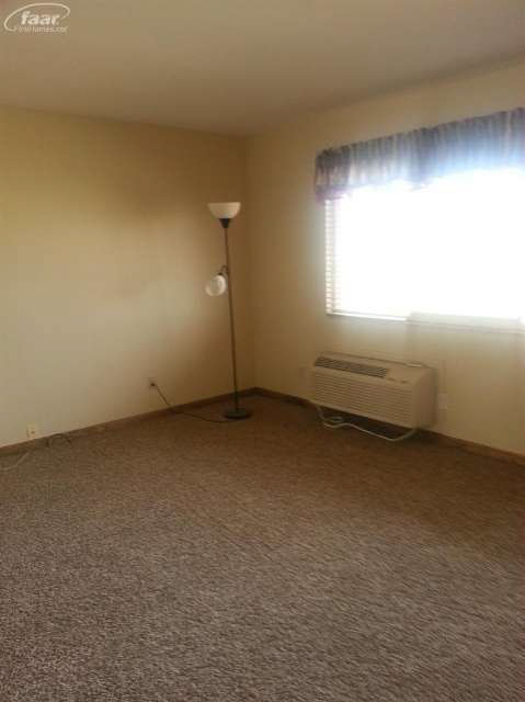 7891 South Vernon Road Durand, MI 48429 - Photo 4 of 17 20387838-3.JPG