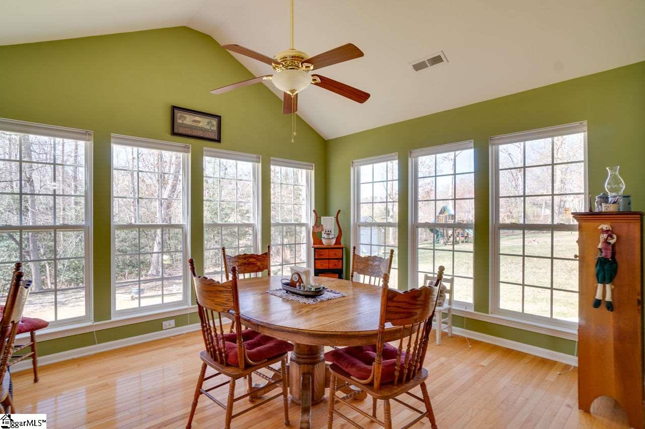 364 Amberleaf Way Simpsonville, SC 29681 - Photo 14 of 34 Gallery Image 14