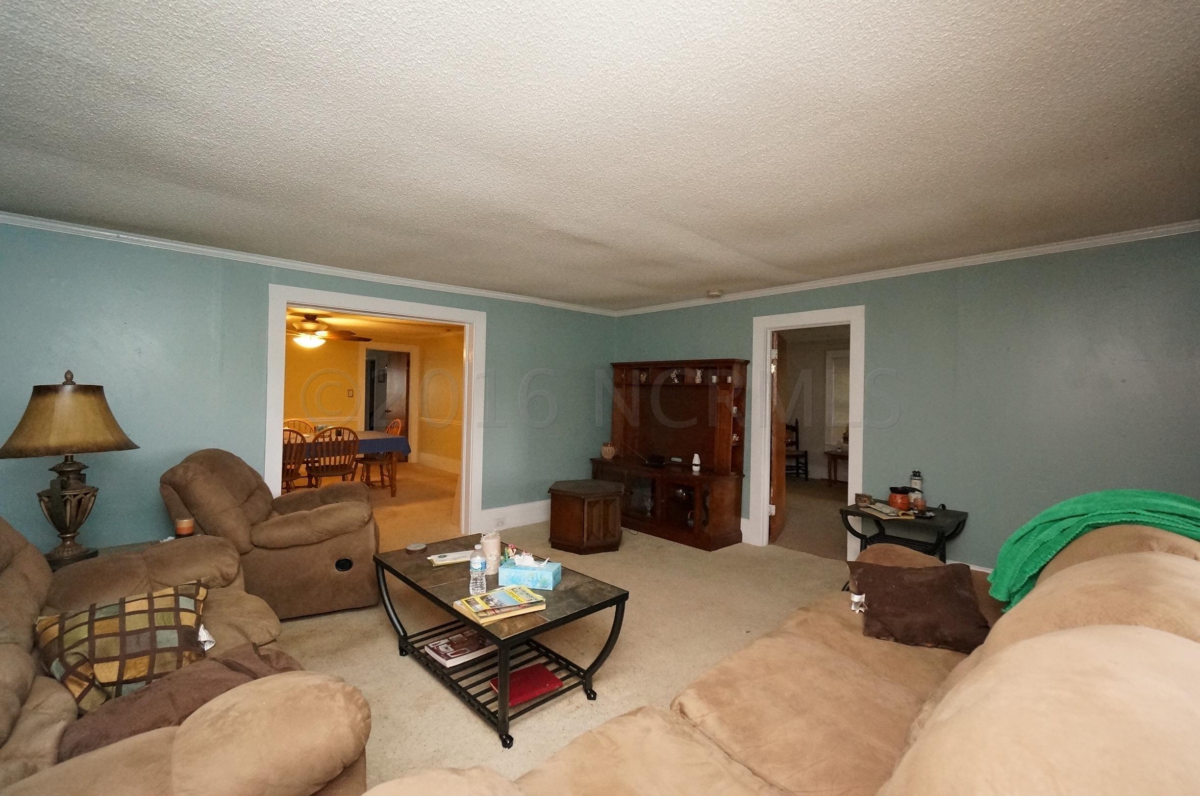 319 Newport Loop Road Newport, NC 28570 - Photo 3 of 20 Livin Room