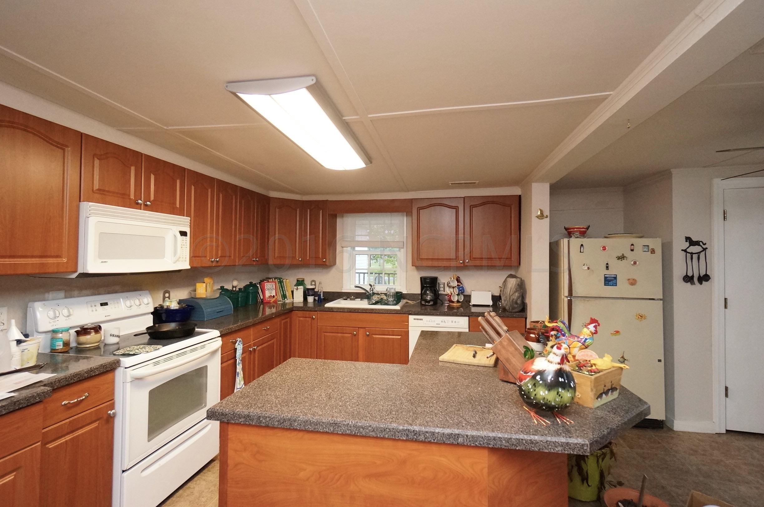 319 Newport Loop Road Newport, NC 28570 - Photo 7 of 20 Kitchen W/Island