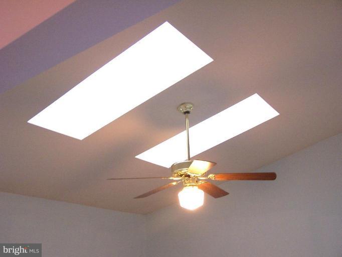 2515 Bollard Road Annapolis, MD 21401 - Photo 26 of 30 Den Skylights