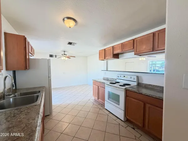 $1,675 | 4412 North 50th Avenue, Phoenix, AZ 85031