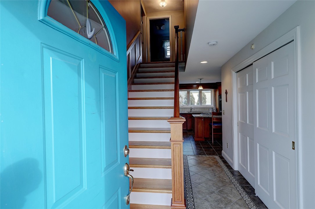 1 Karen Lane Bristol, RI 02809 - Photo 2 of 26