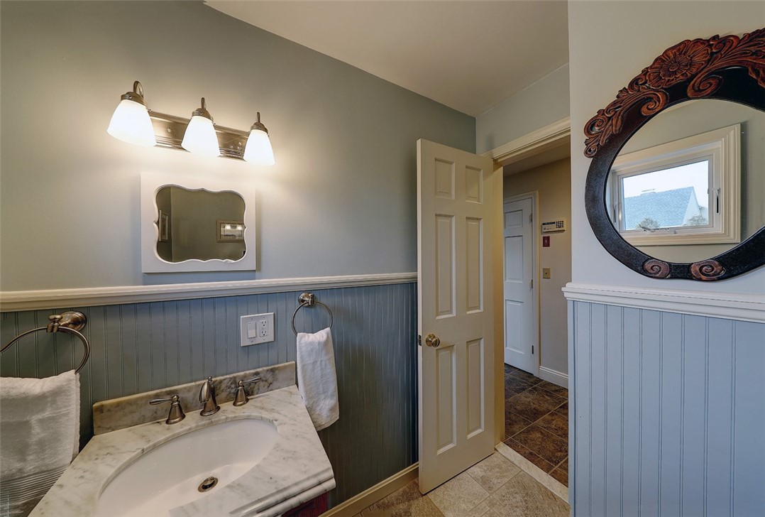 1 Karen Lane Bristol, RI 02809 - Photo 10 of 26