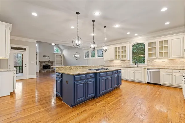 $1,899,000 | 560 Arcaro Drive, Alpharetta, GA 30004