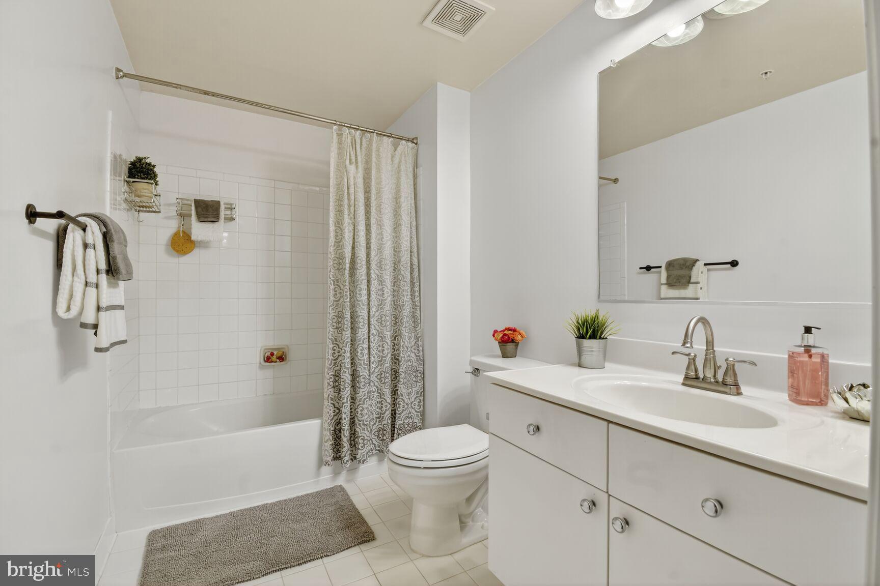 930 Wayne Avenue, Unit 1004 Silver Spring, MD 20910 - Photo 21 of 37