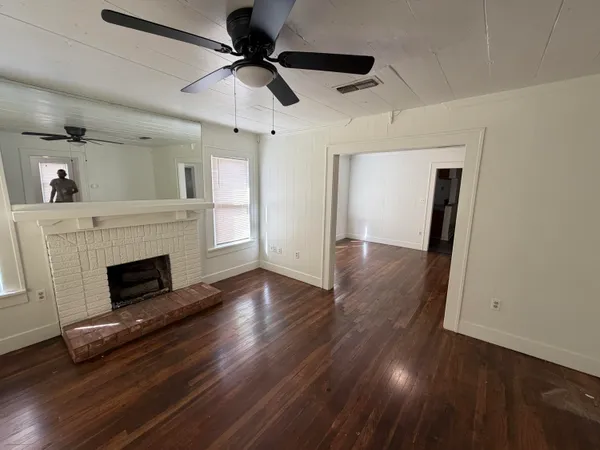 $1,300 | 2220 16th Street, Unit FRONT, Lubbock, TX 79401