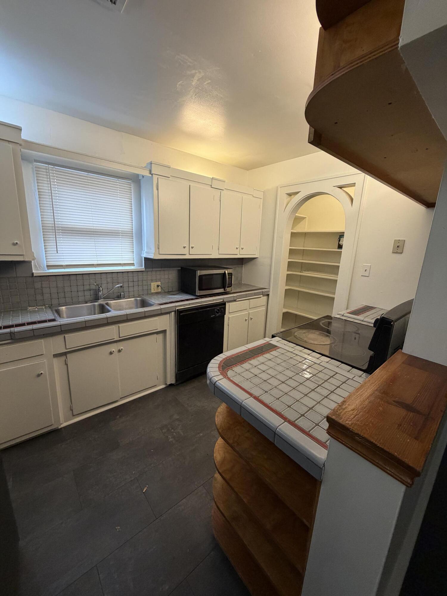 2220 16th Street, Unit FRONT Lubbock, TX 79401 - Photo 5 of 11 IMG_3806