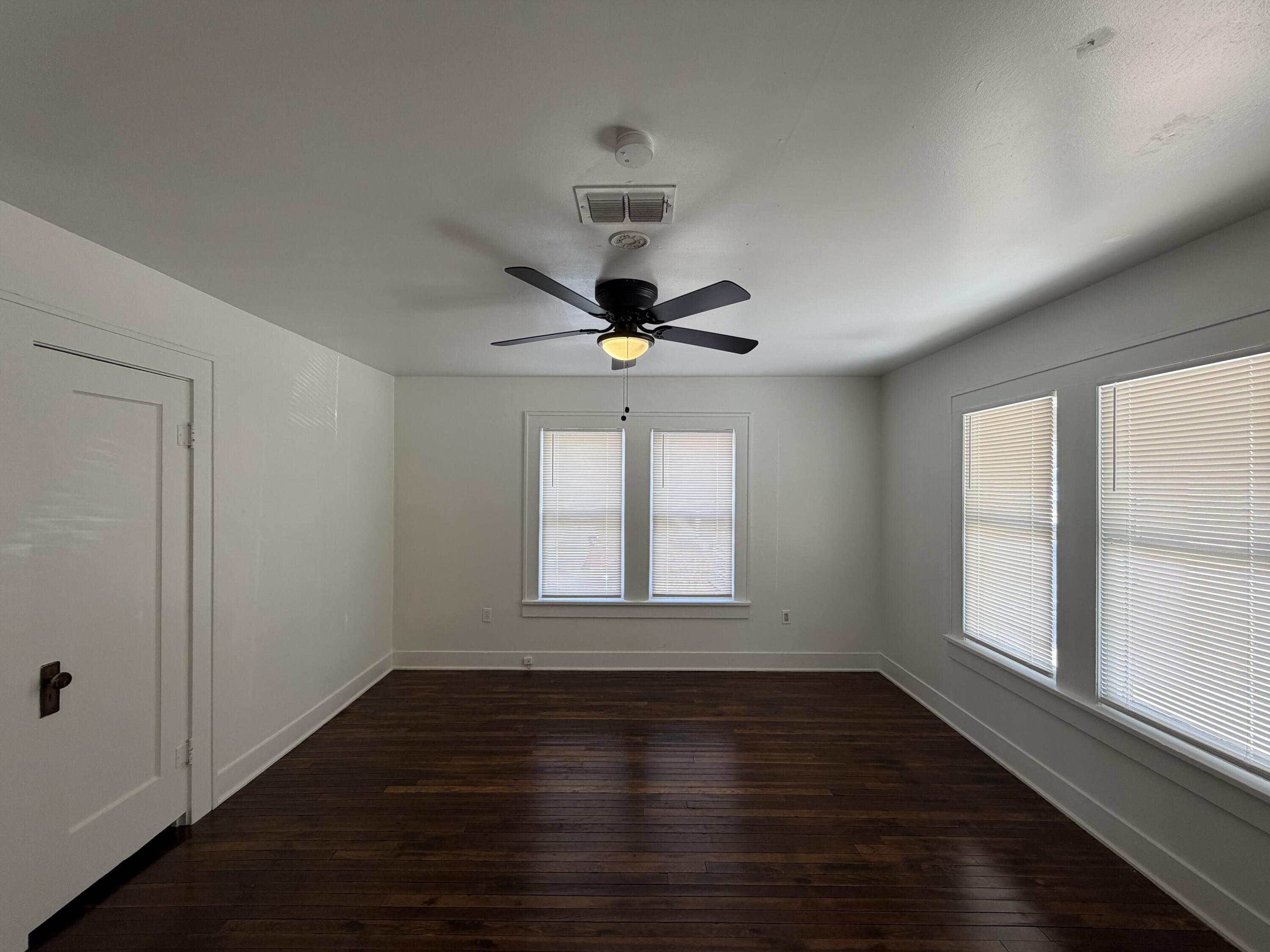 2220 16th Street, Unit FRONT Lubbock, TX 79401 - Photo 7 of 11 IMG_3800