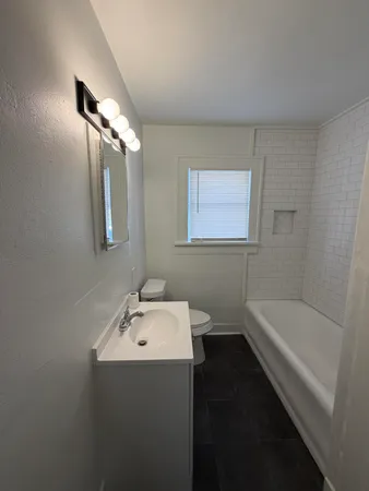 $1,300 | 2220 16th Street, Unit FRONT, Lubbock, TX 79401