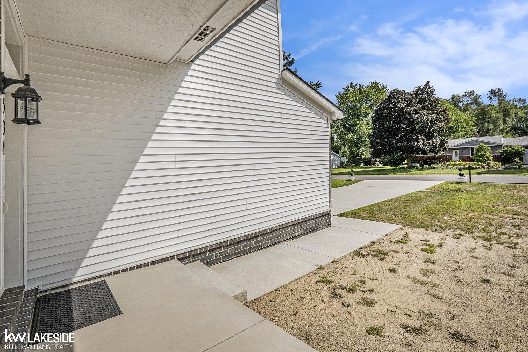 2534 Melvin Avenue Rochester, MI 48307 - Photo 24 of 26 50154644-8d14f109-152d-451d-bdab-b52c7a93165f.JPG