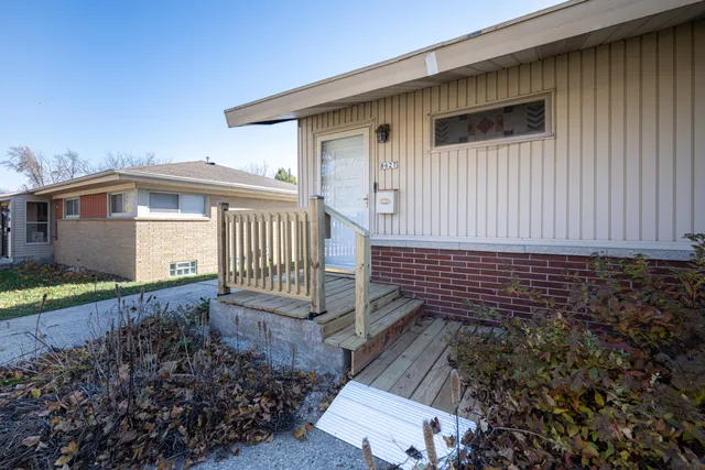 $214,555 | 8627 West Ruby Avenue, Milwaukee, WI 53225