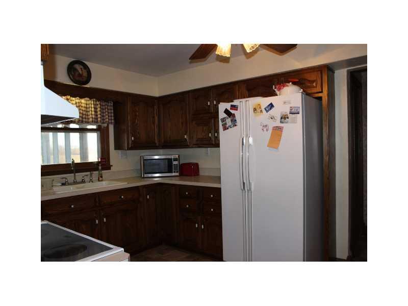 8697 Spring Creek Road Terre Haute, IN 47805 - Photo 3 of 9