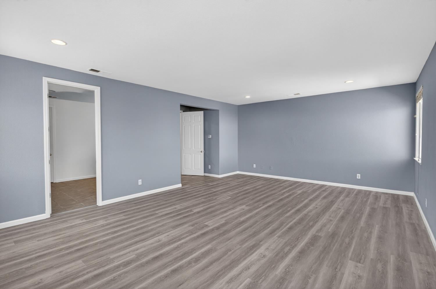 9234 Rushing Creek Way Elk Grove, CA 95624 - Photo 37 of 63