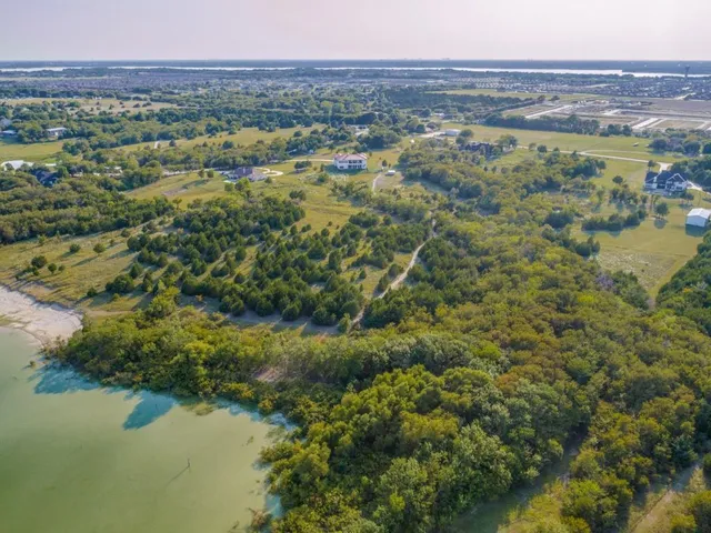 a view of entryway and hall