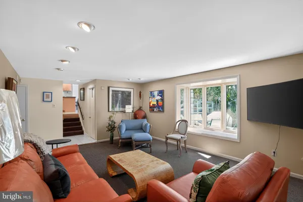 $740,000 | 211 Fairfield Drive, Wallingford, PA 19086