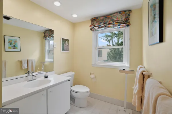 $740,000 | 211 Fairfield Drive, Wallingford, PA 19086