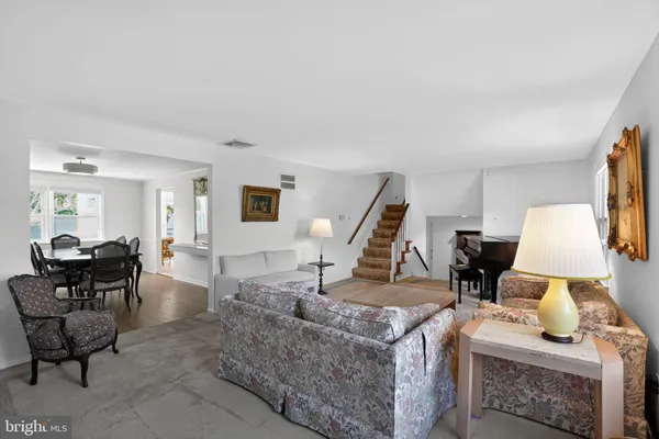 $740,000 | 211 Fairfield Drive, Wallingford, PA 19086