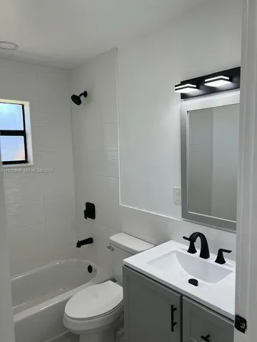 $2,100 | 7474 East Plumosa Lane, Unit 7482, Lake Worth, FL 33467