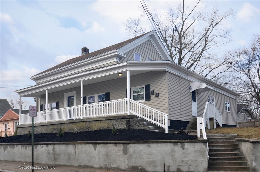 89 Summit Street Woonsocket, RI 02895 - Photo 1 of 40