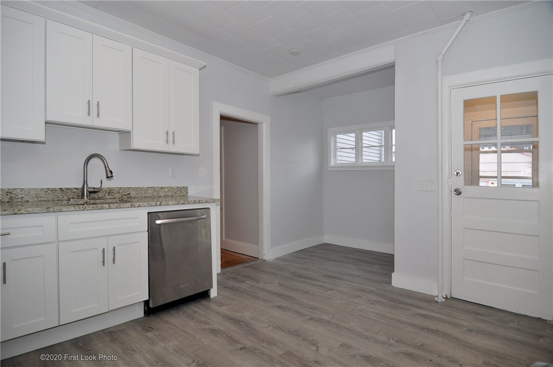89 Summit Street Woonsocket, RI 02895 - Photo 4 of 40