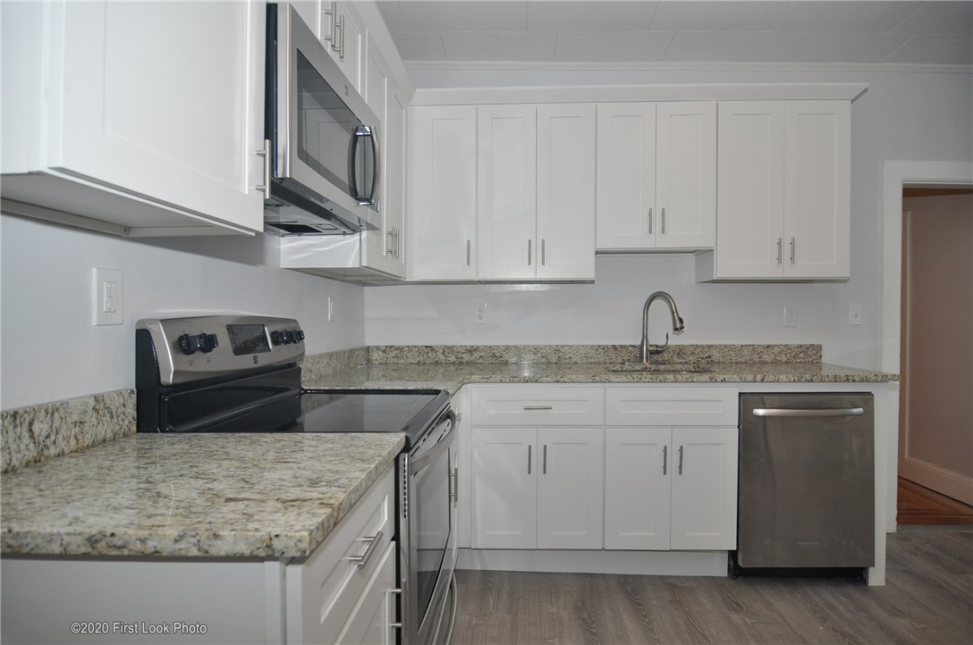 89 Summit Street Woonsocket, RI 02895 - Photo 5 of 40