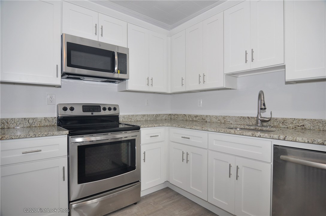 89 Summit Street Woonsocket, RI 02895 - Photo 8 of 40