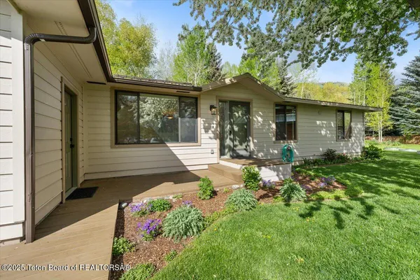 $1,895,000 | 1160 West Brangus Drive, Jackson, WY 83001