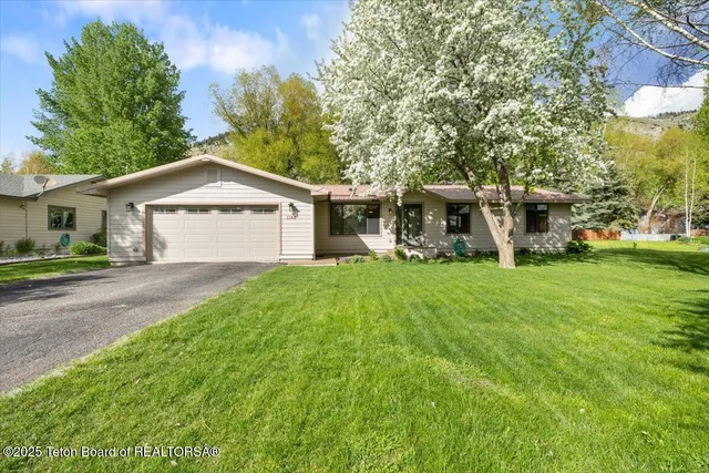 $1,925,000 | 1160 West Brangus Drive, Jackson, WY 83001